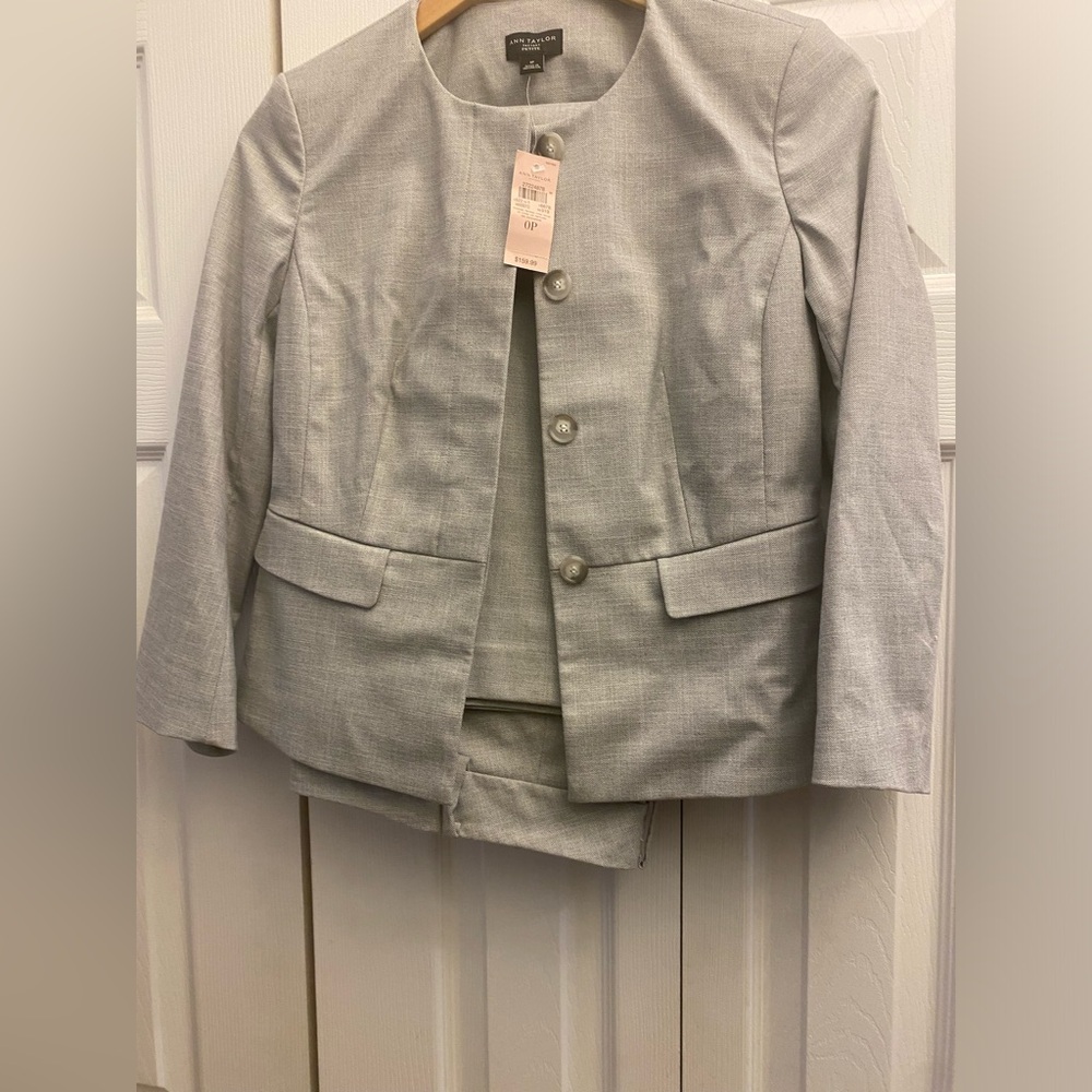 Ann Taylor Women's Gray 2 Piece Suit